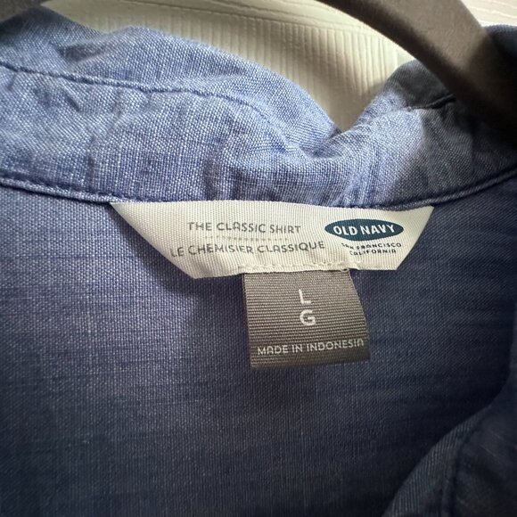 Old Navy Women's Large "The Classic" Button Down Chambray Long Sleeve Shirt - Picture 3 of 7